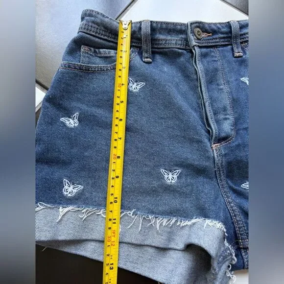 Hollister high rise mom shorts NWOT 26" - Picture 8 of 8